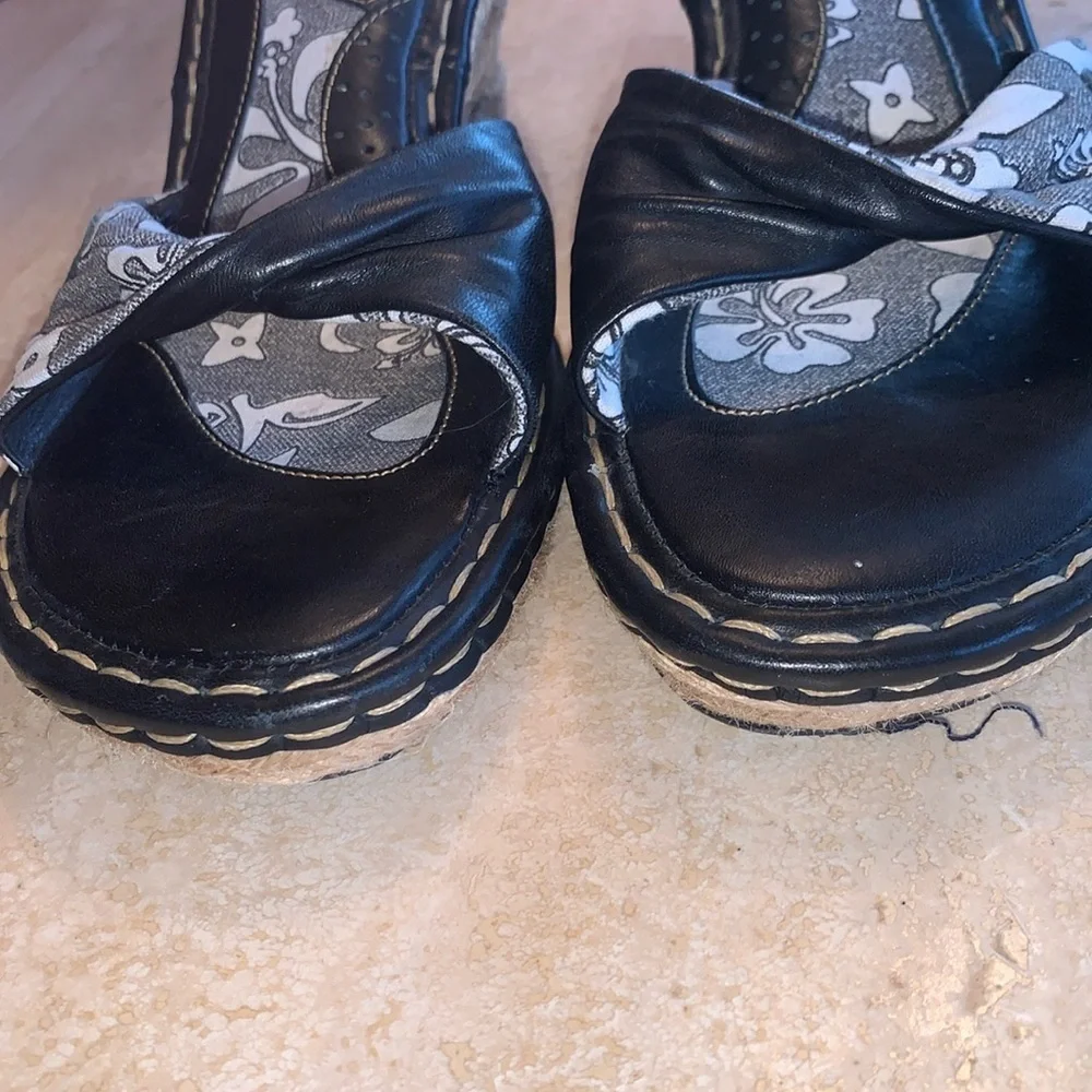 BORN “DRILLES” platform espadrilles, twisted black leather, canvas upper. 10 EUC
